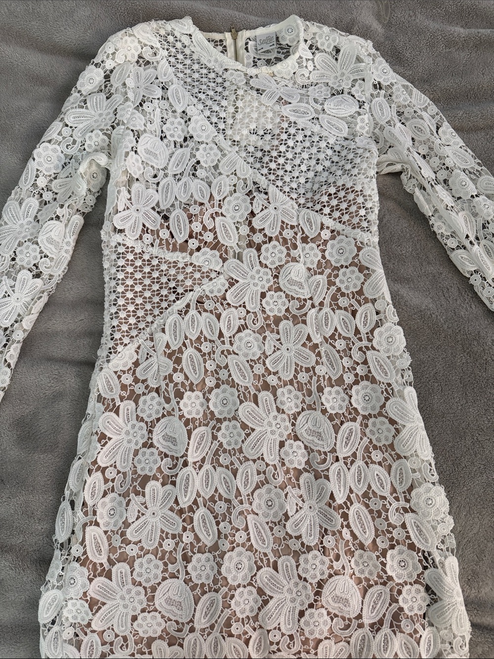 Selfie Leslie White Long-Sleeve Floral Lace Sheath Dress